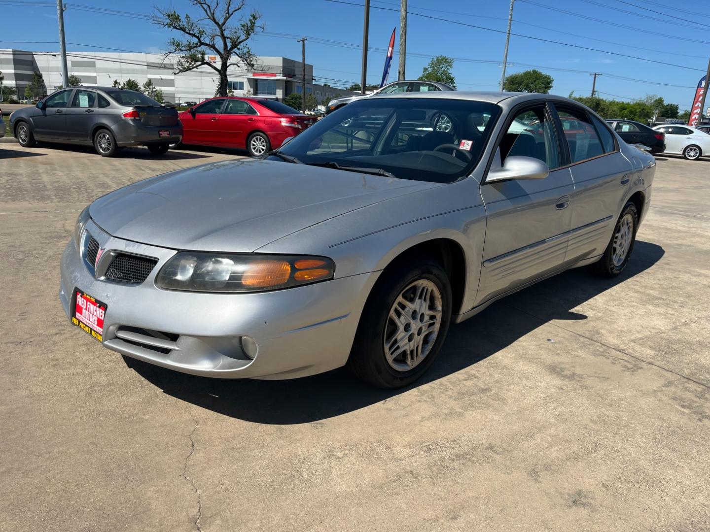 2005 SILVER /gray Pontiac Bonneville SE (1G2HX52K45U) with an 3.8L V6 OHV 12V engine, 4-Speed Automatic Overdrive transmission, located at 14700 Tomball Parkway 249, Houston, TX, 77086, (281) 444-2200, 29.928619, -95.504074 - Photo#2